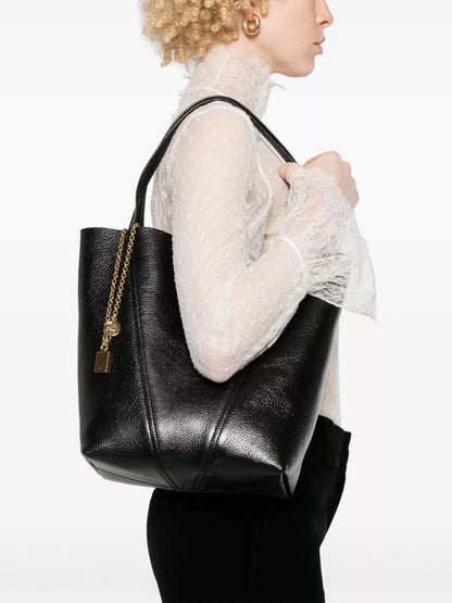 Chloé 粒面皮革旋转托特包