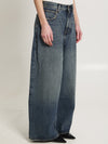 low-rise baggy jeans