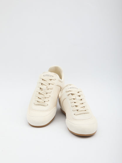 BURBERRY 36 knight runner 