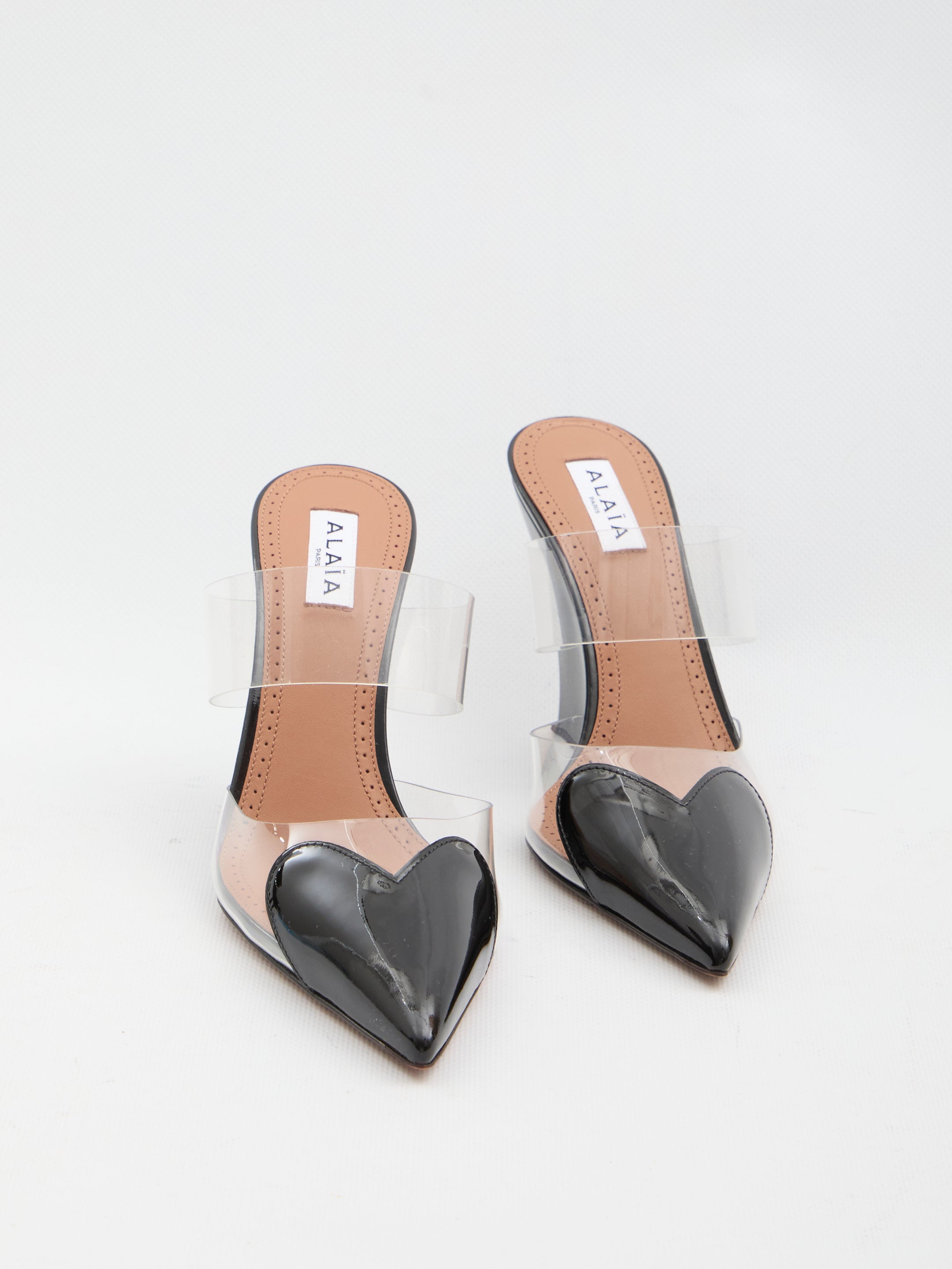 ALAIA 36 le coeur wedge mules