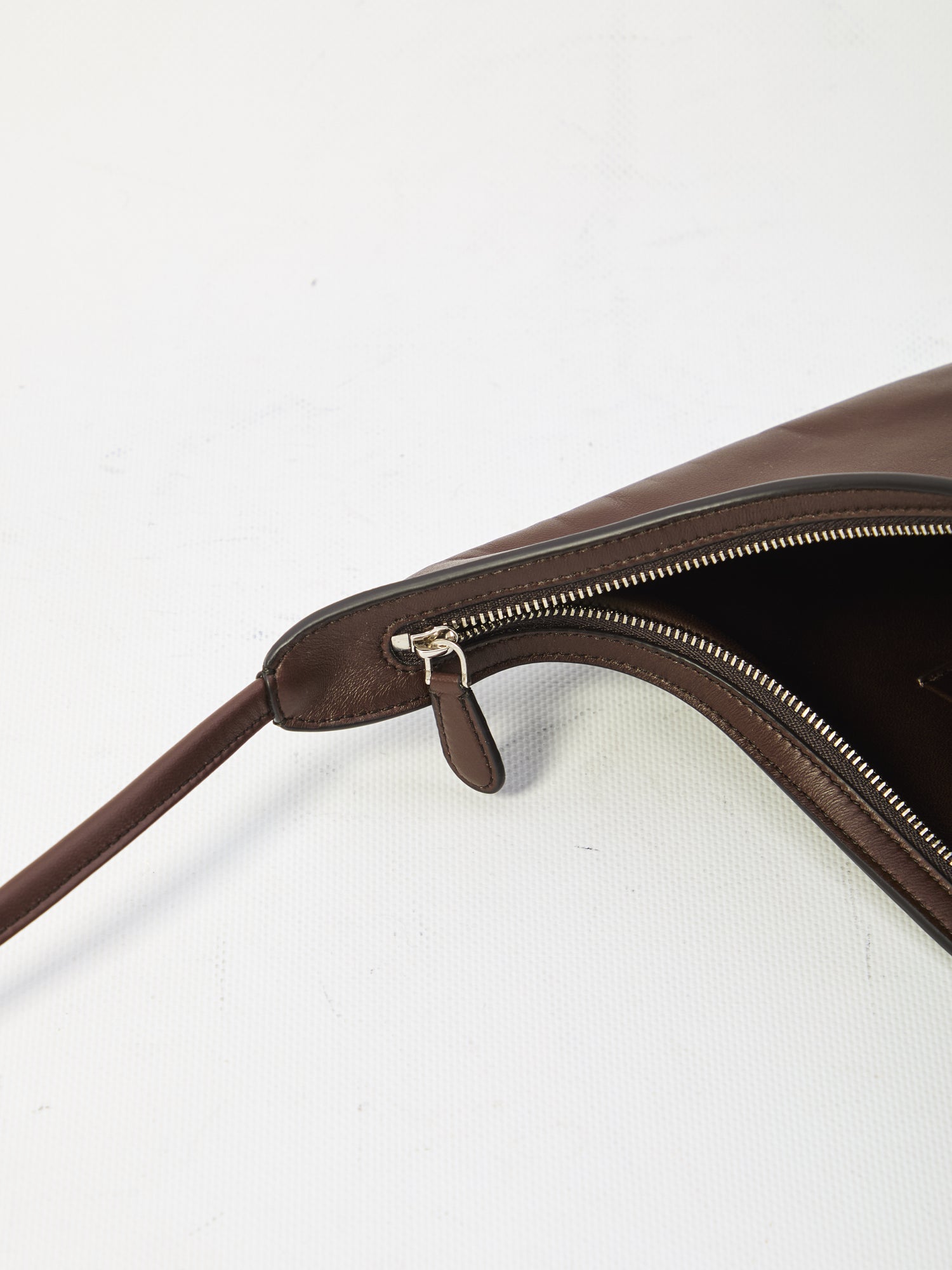 THE ROW OS n/s izzy brown bag 