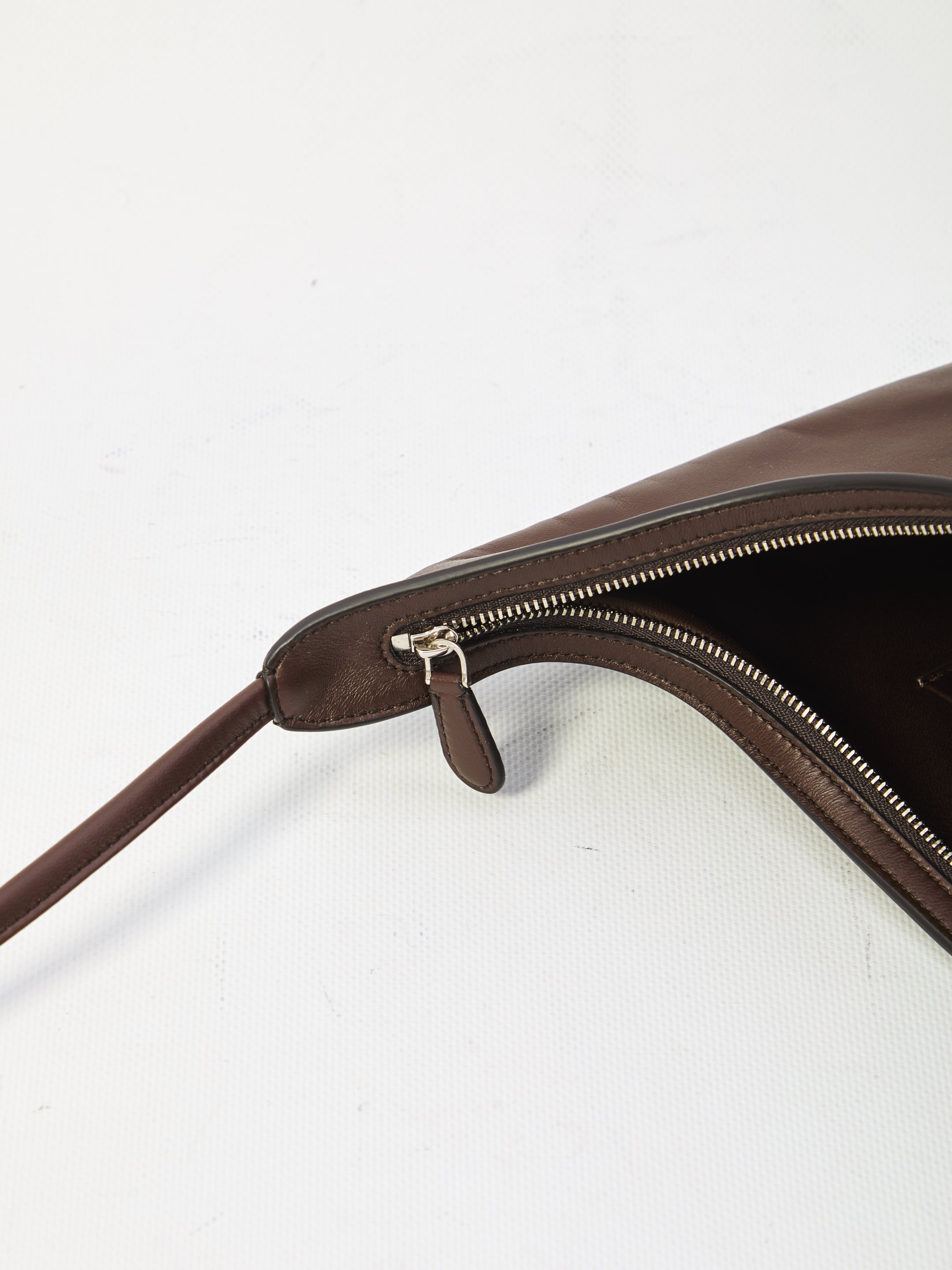 THE ROW OS n/s izzy brown bag 