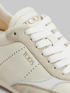 sneakers in smooth leather and suede