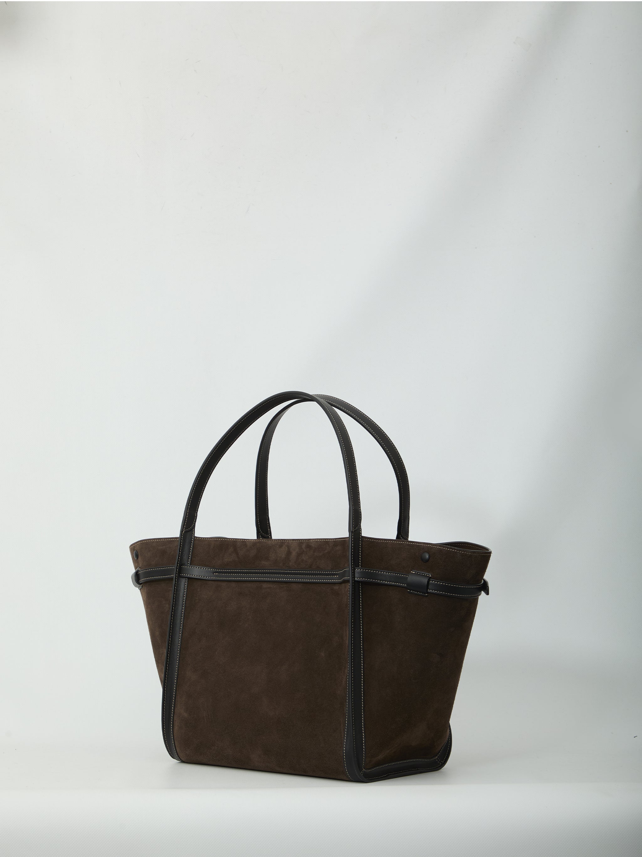medium t signature shopping bag