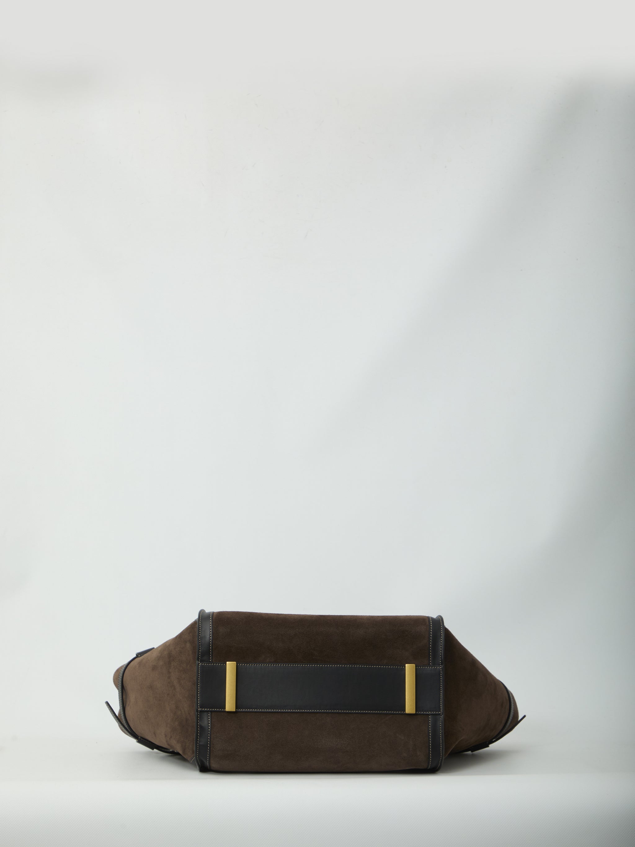 medium t signature shopping bag
