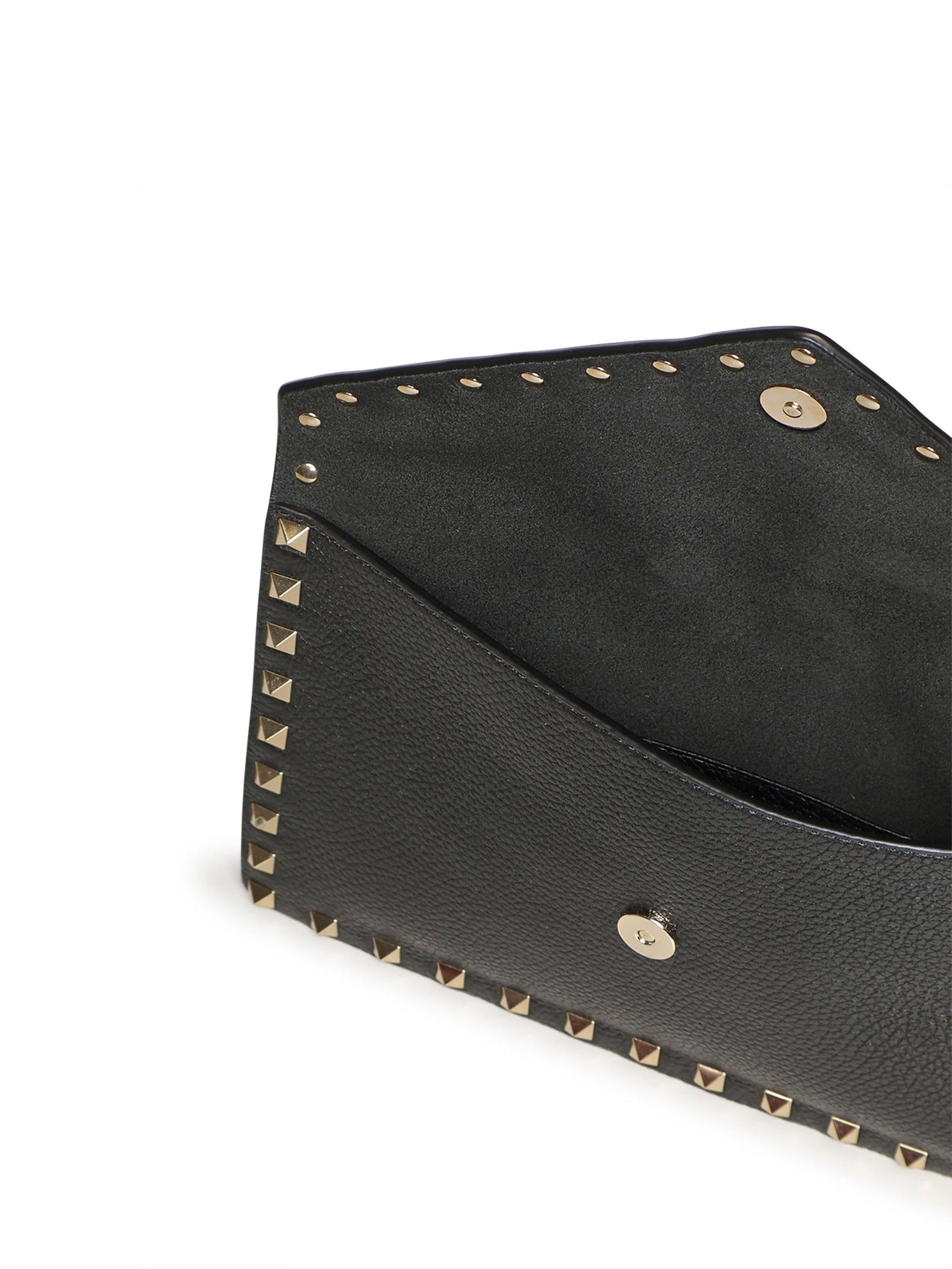 grainy calfskin rockstud pouch