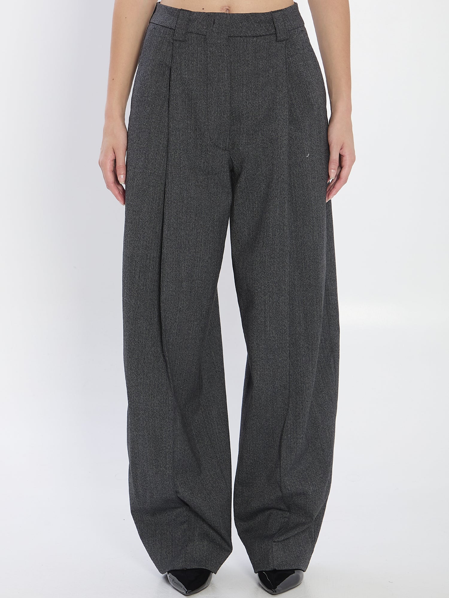 THE LATEST  40 cara pants