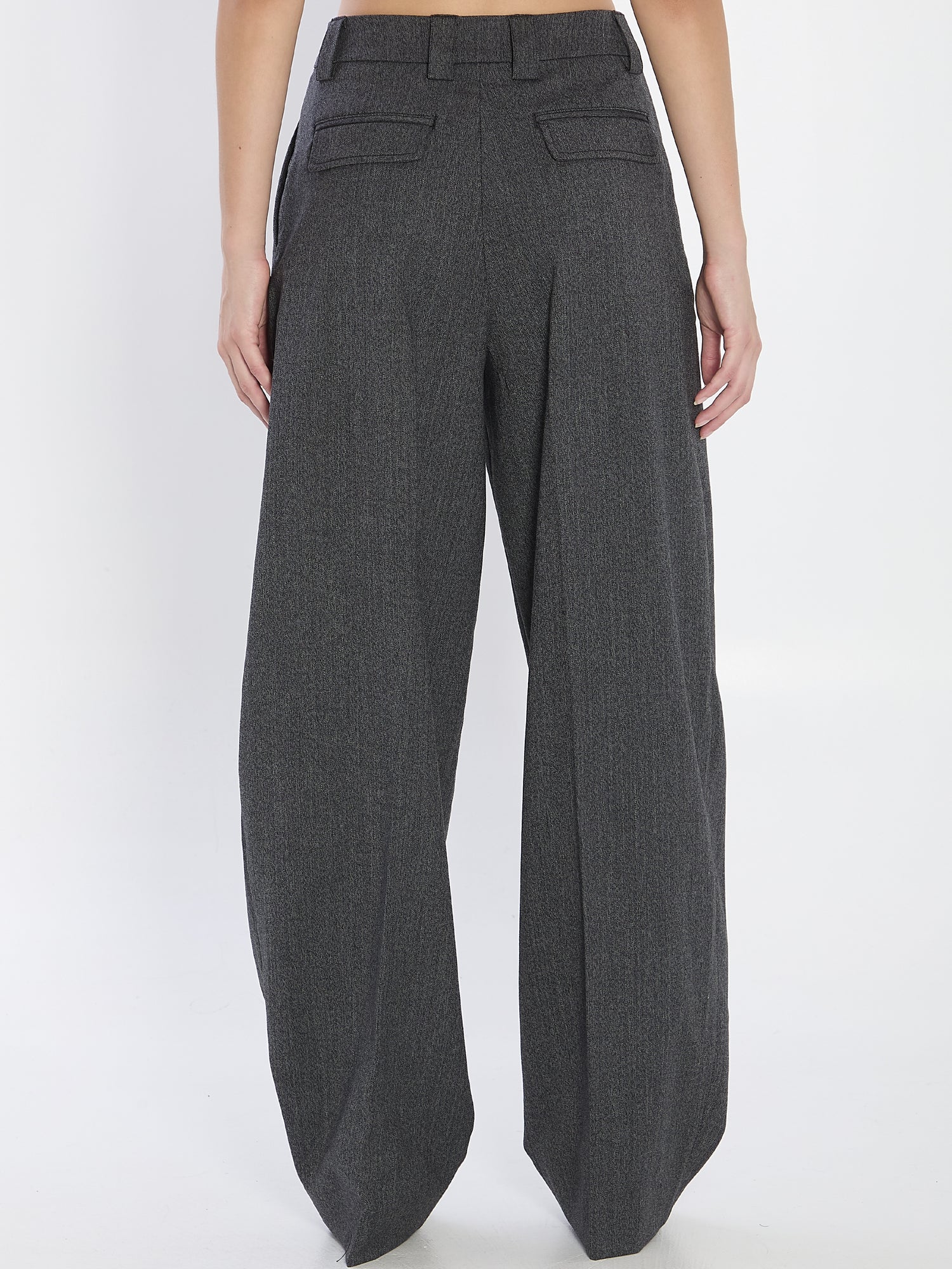 THE LATEST  40 cara pants