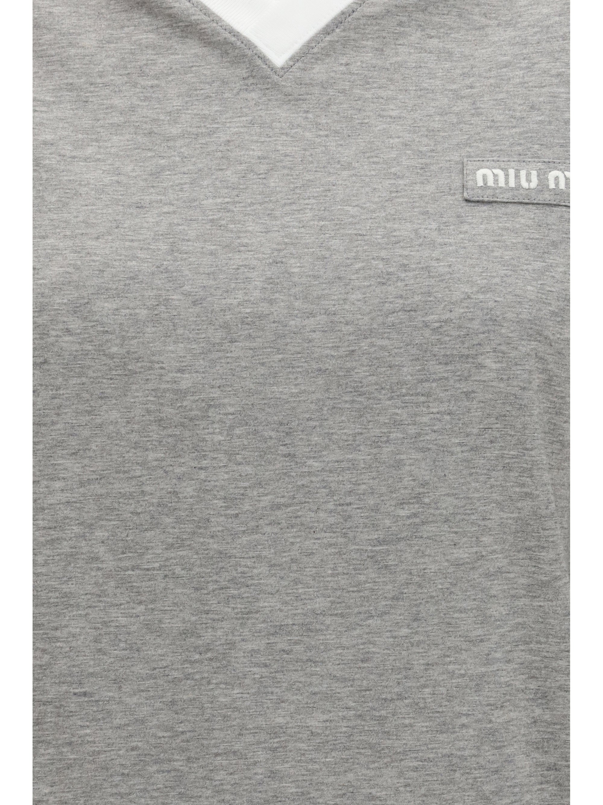 long-sleeved cotton t-shirt