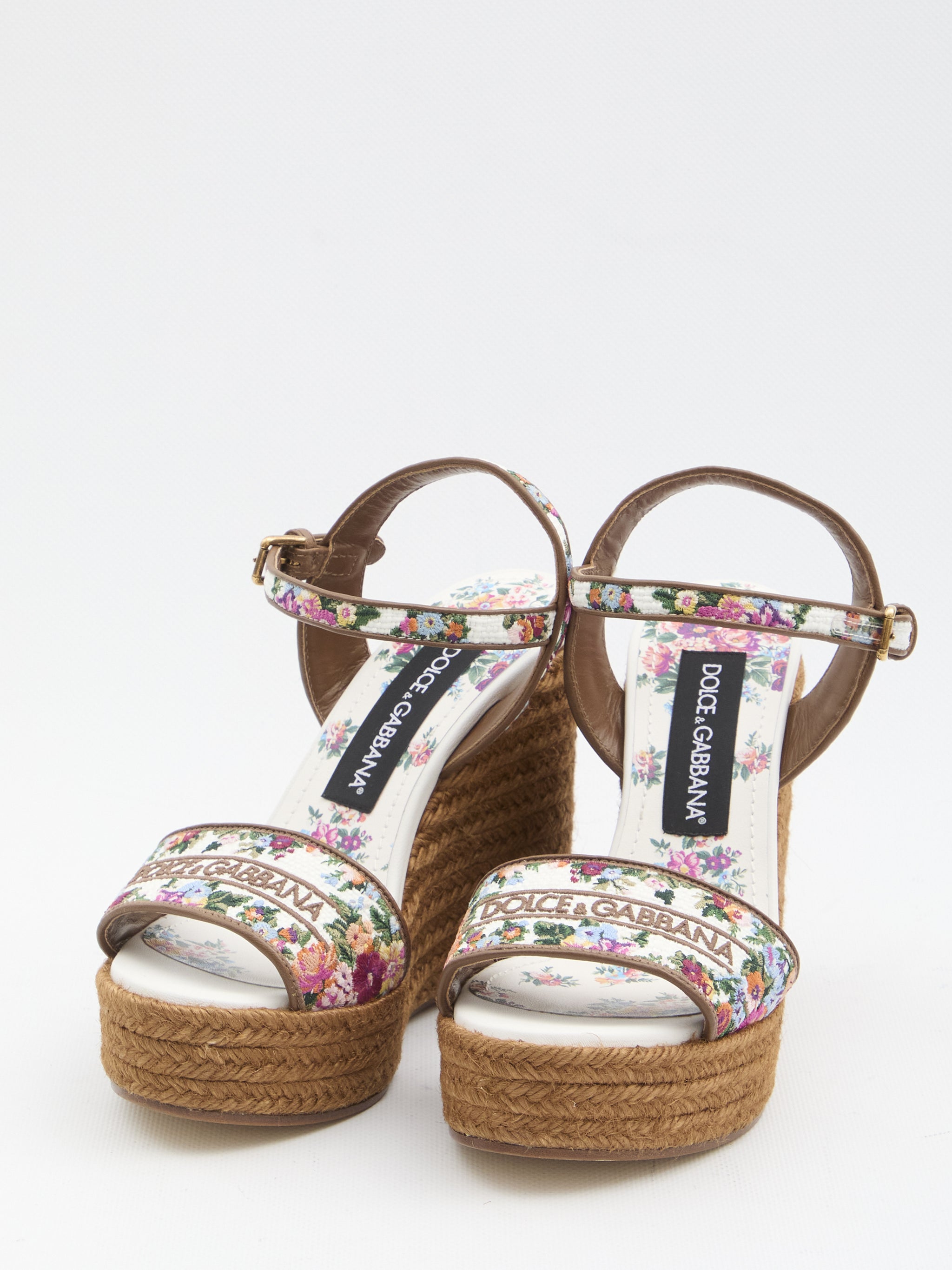 platform in nappa with thread embroidery