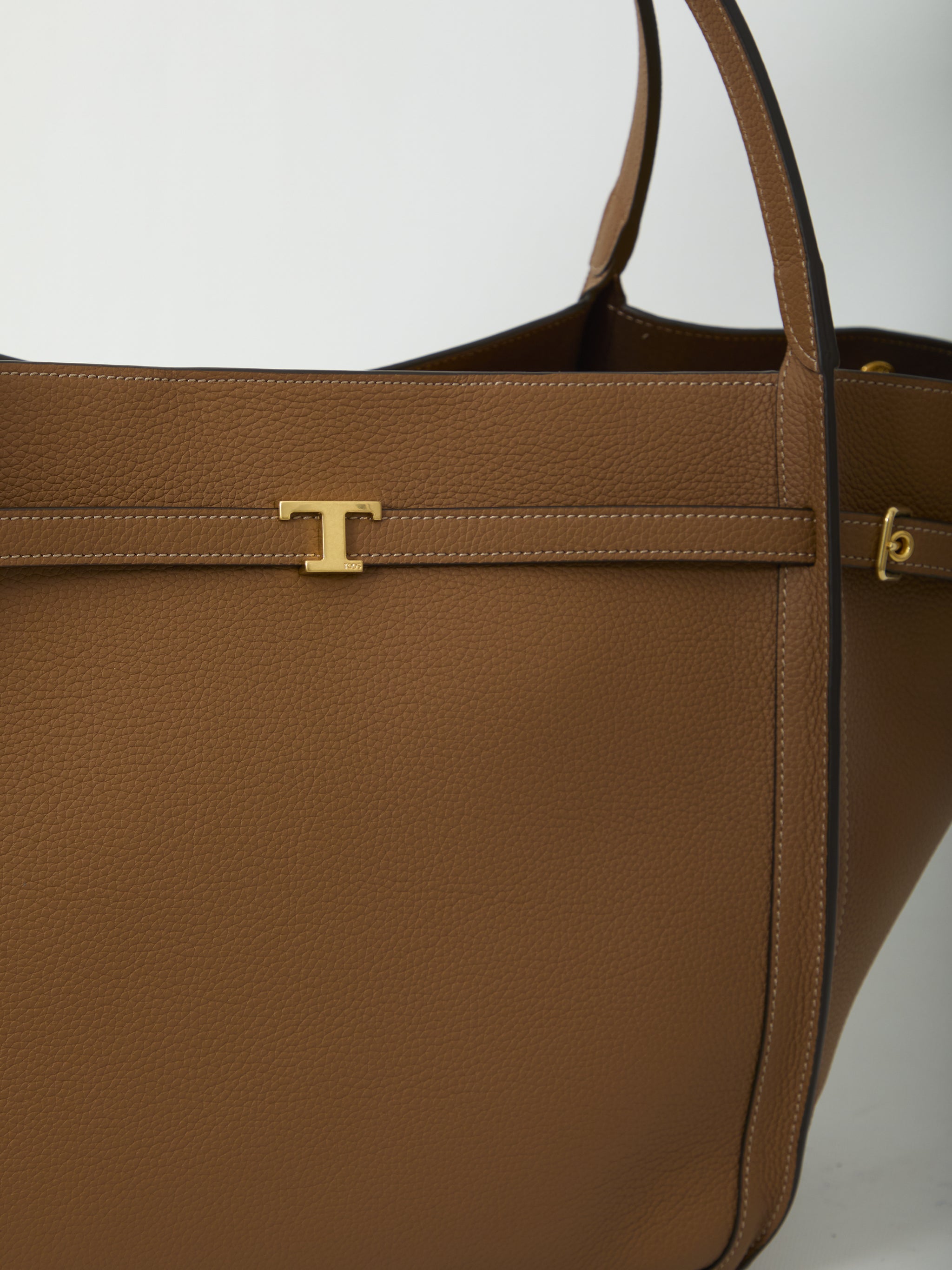 medium t signature shopping bag
