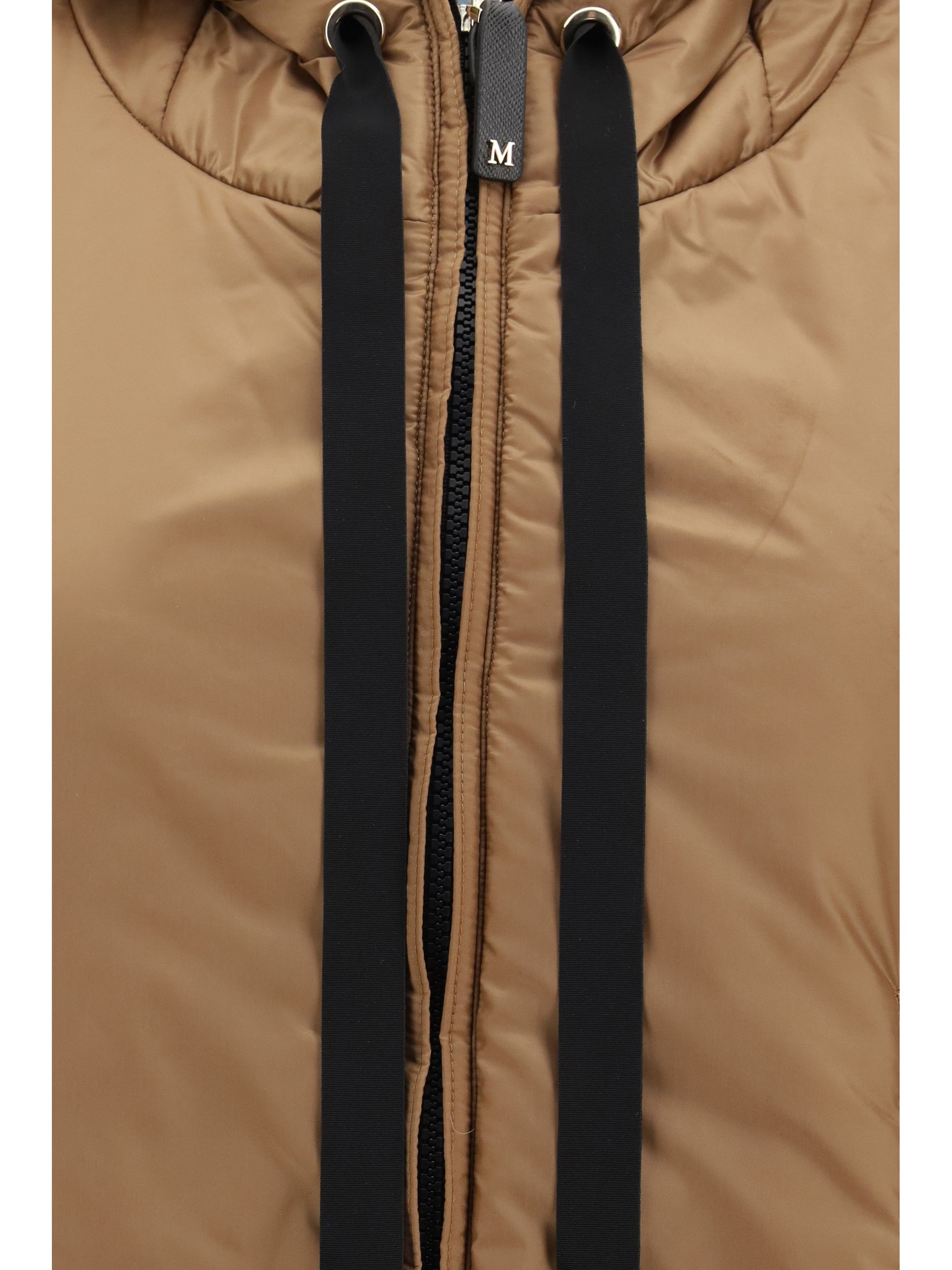 hooded padded vest in water repellent canvas