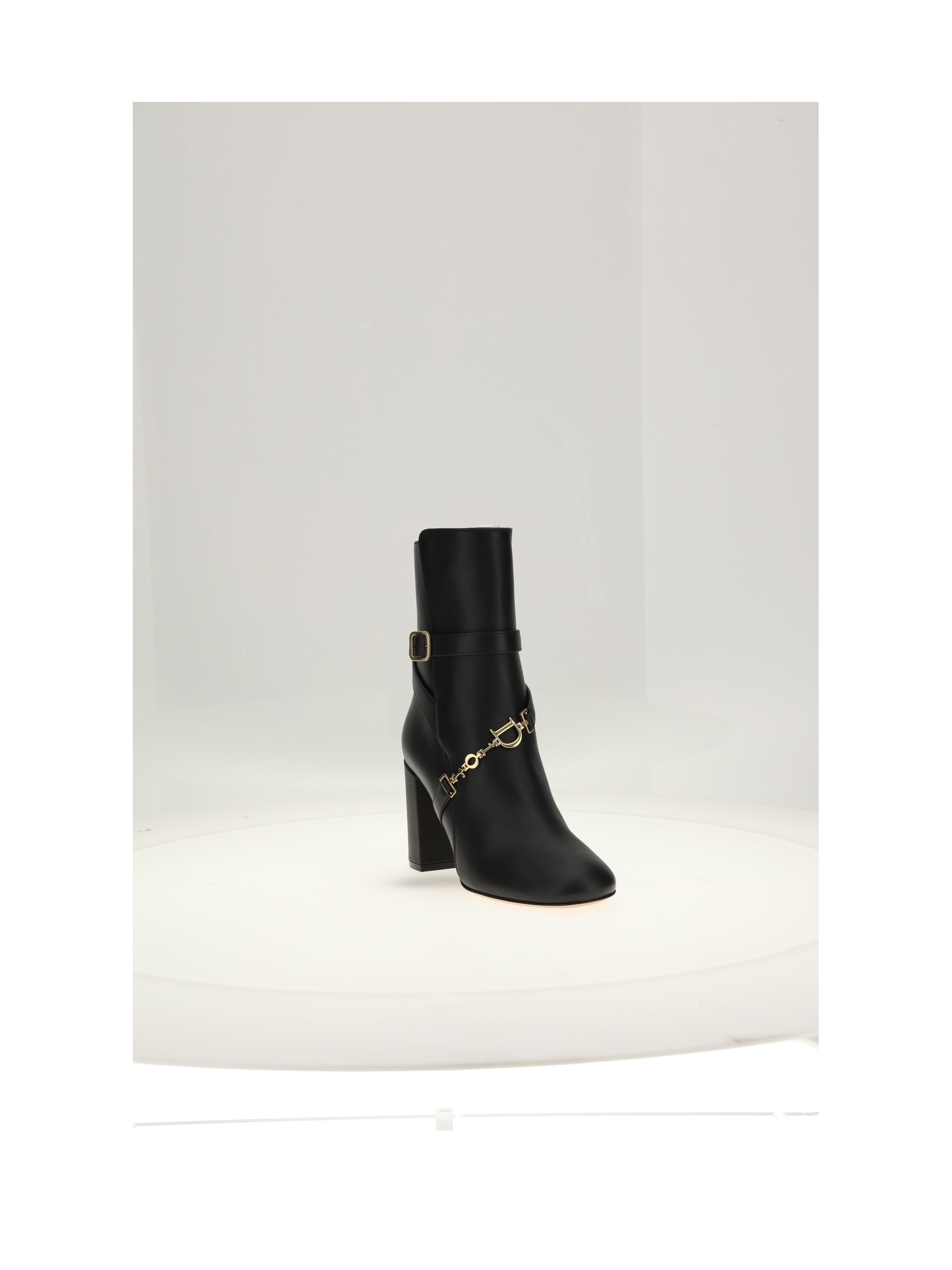 diorly bootie