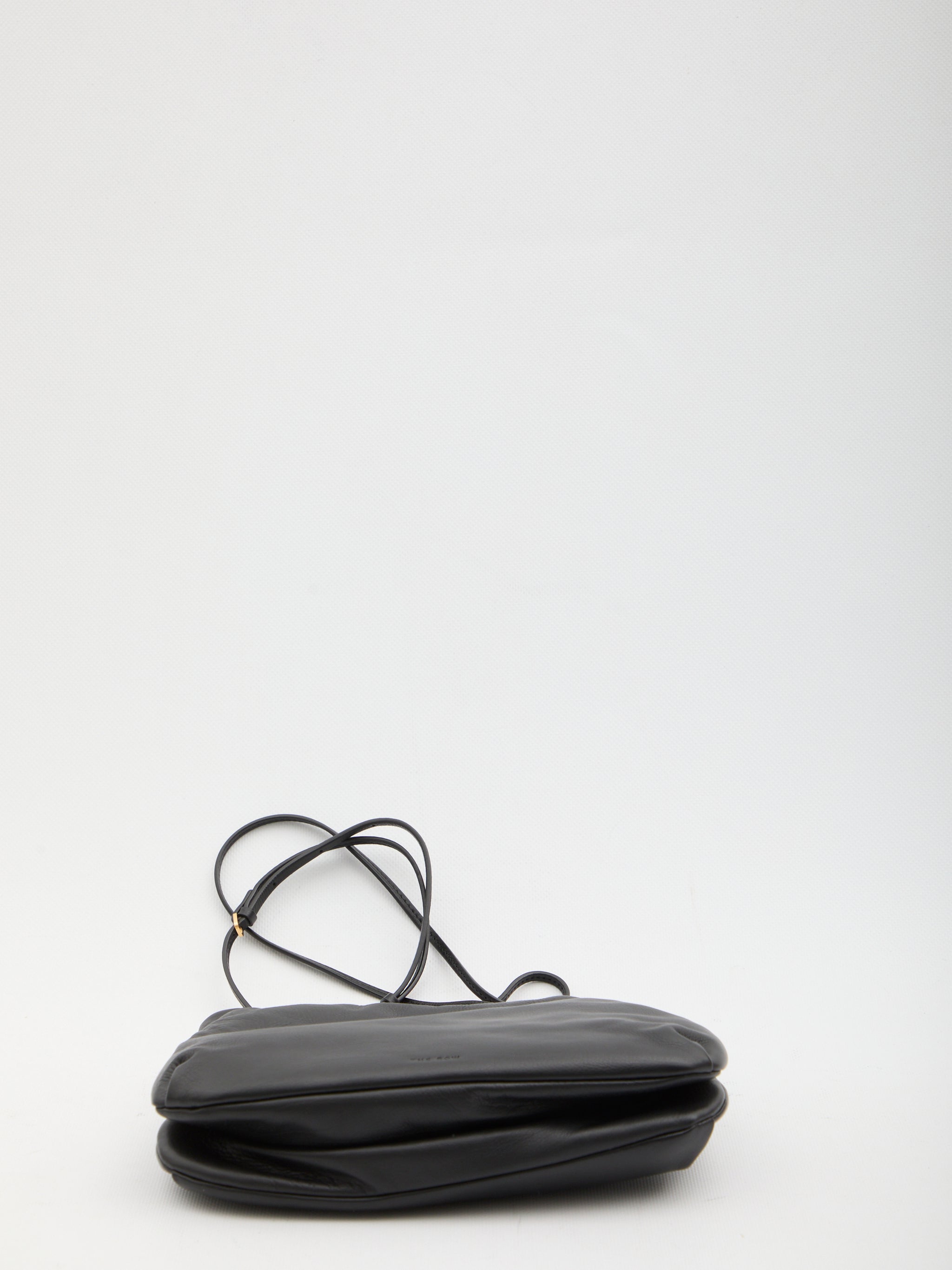 black bourse pochette