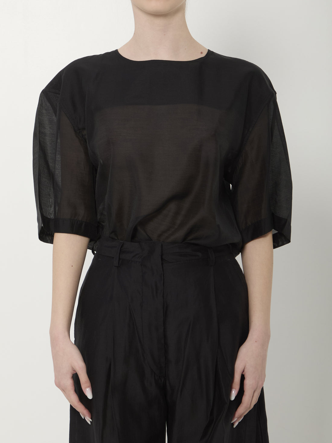 THE LATEST  S dean lightweight muslin top