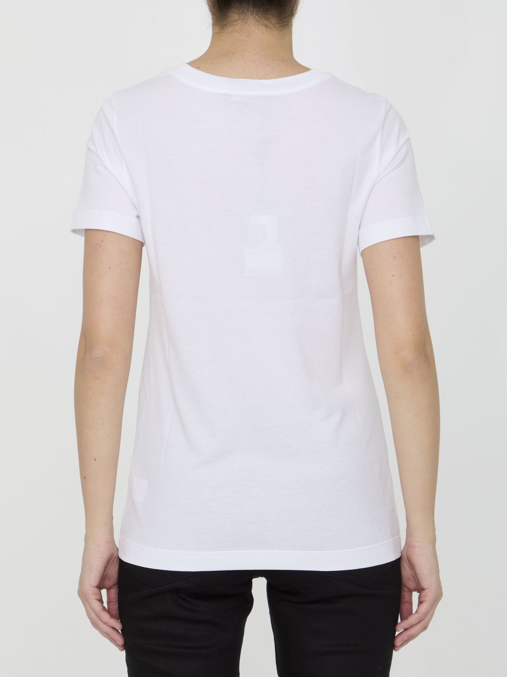 t-shirt with dg logo