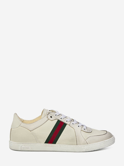 stretch sneakers