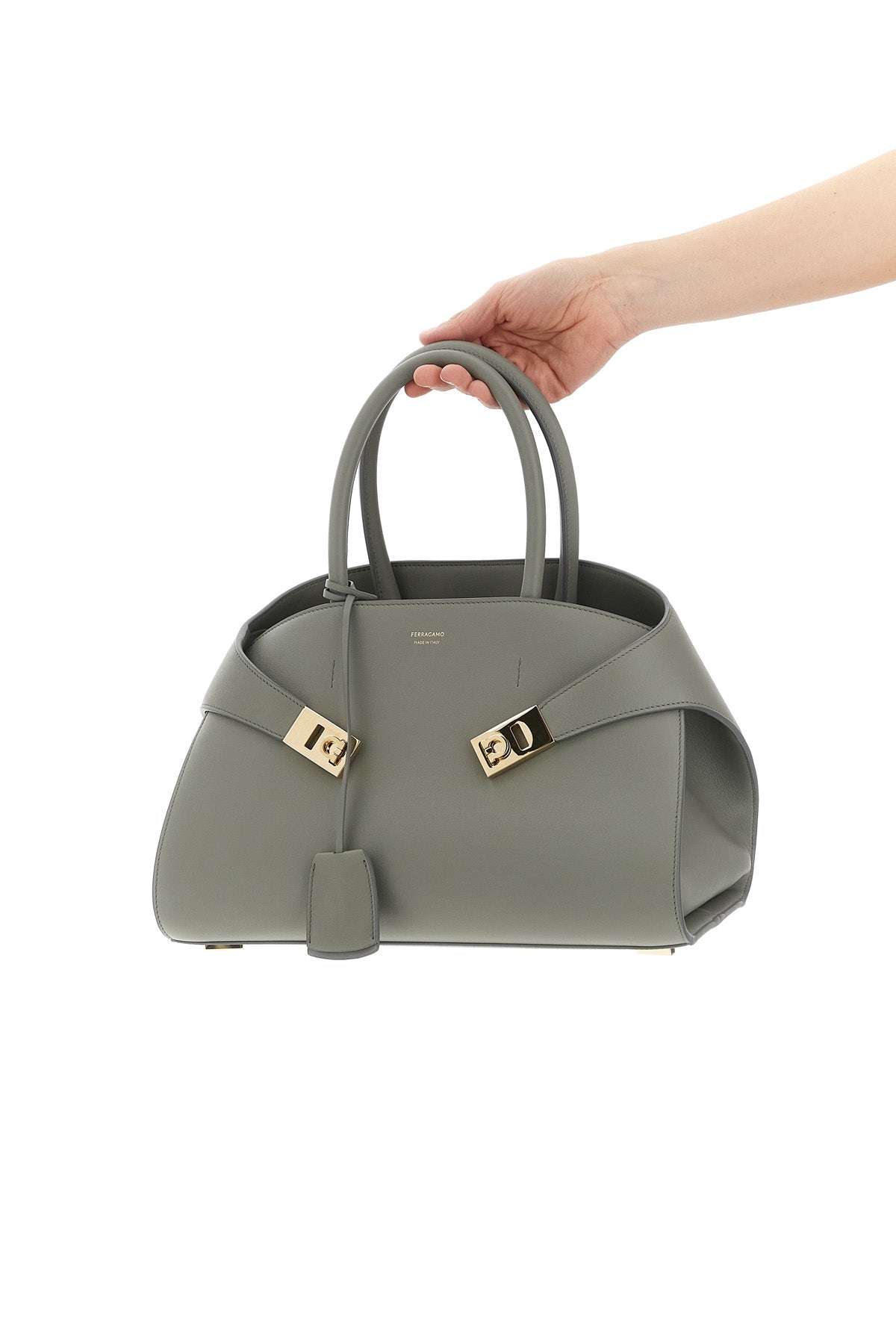 hug (m) handbag in calf leather treated