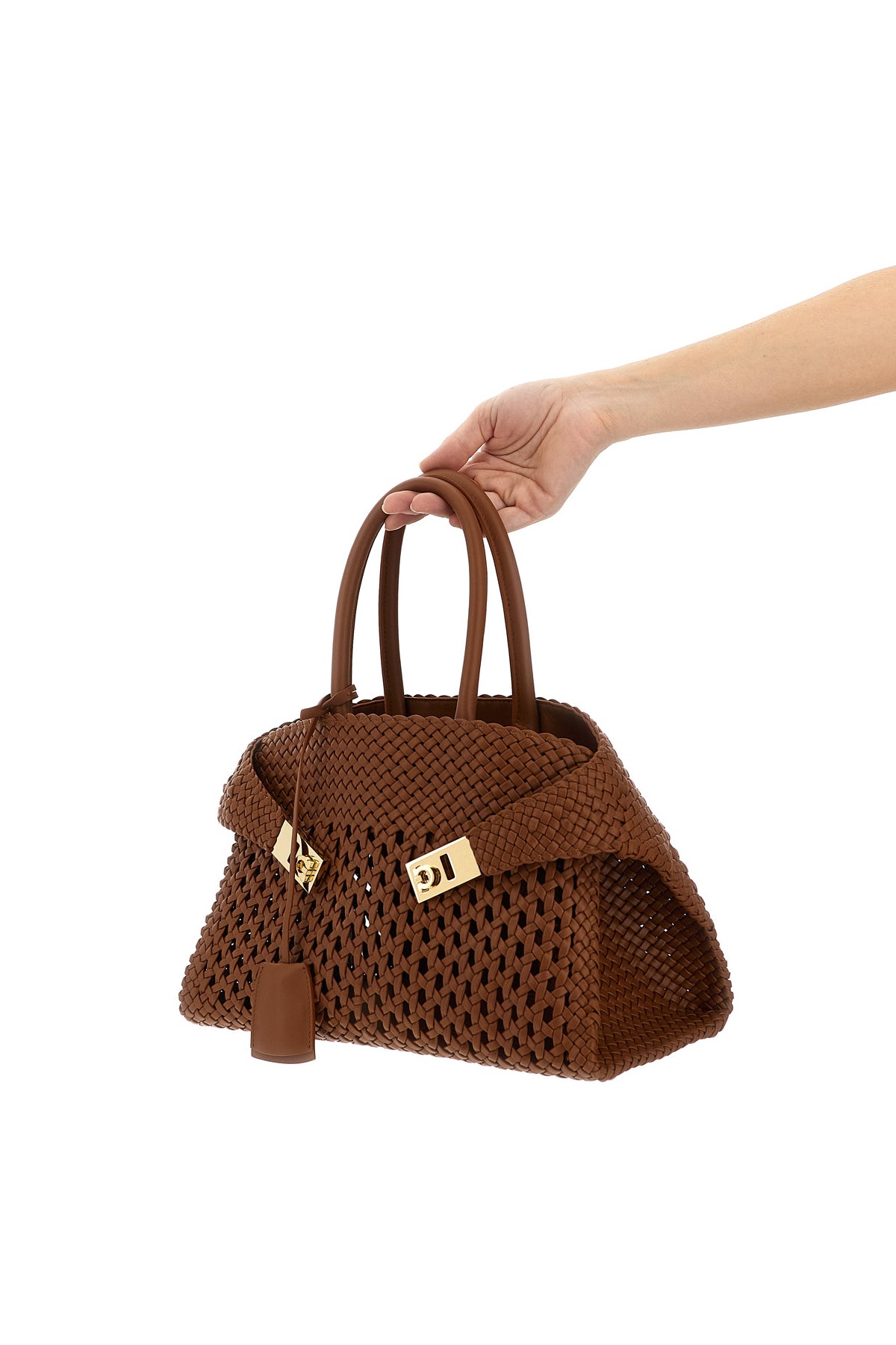 hug th s woven leather handbag