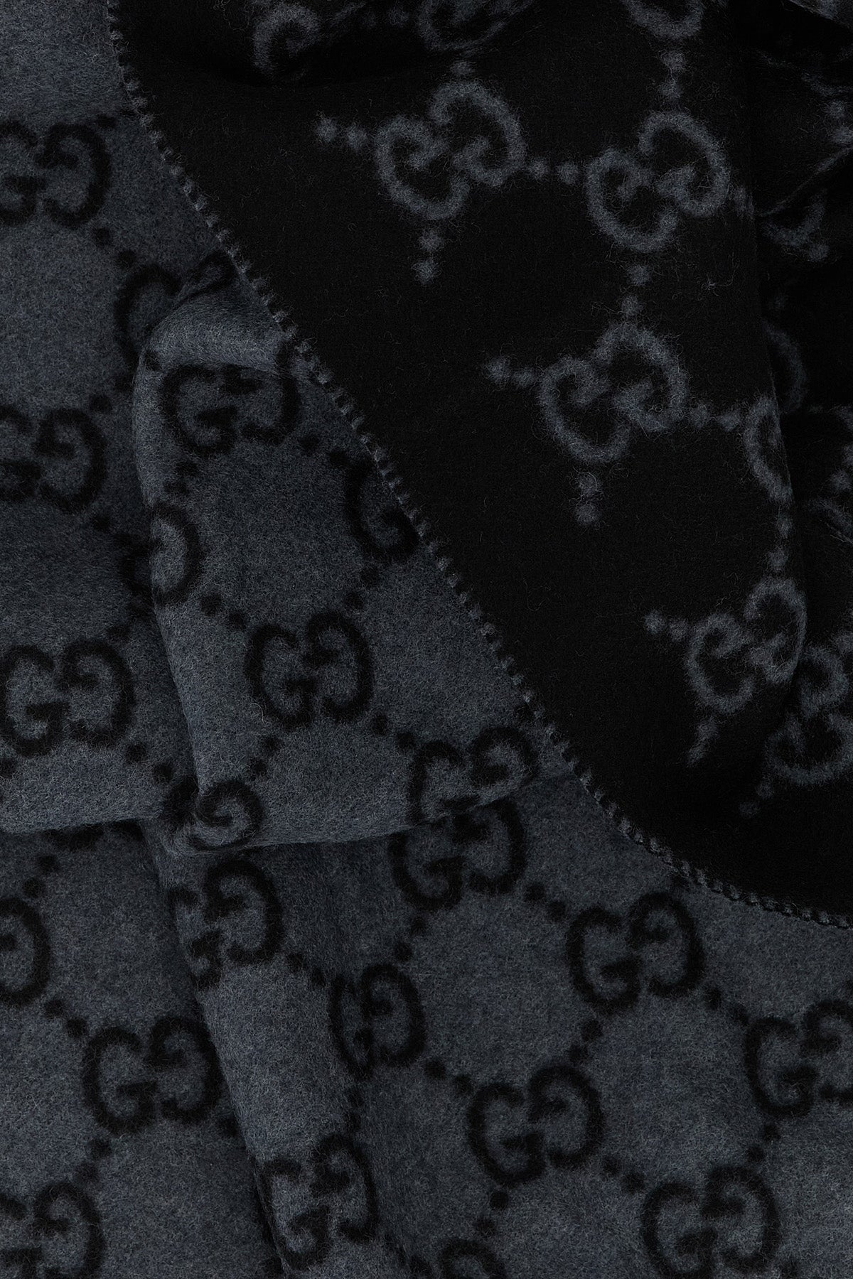 the gucci scarf