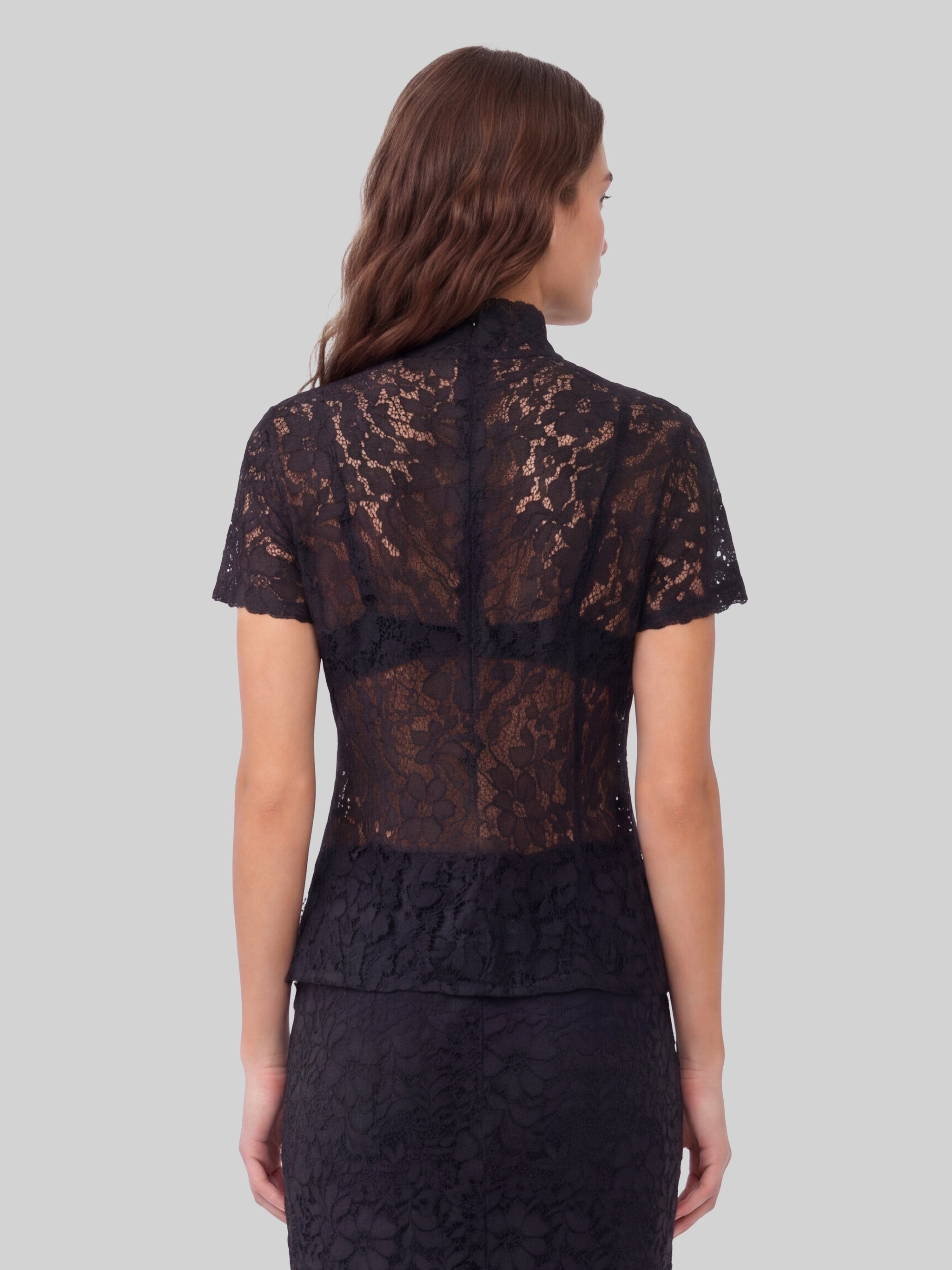 lace top in black