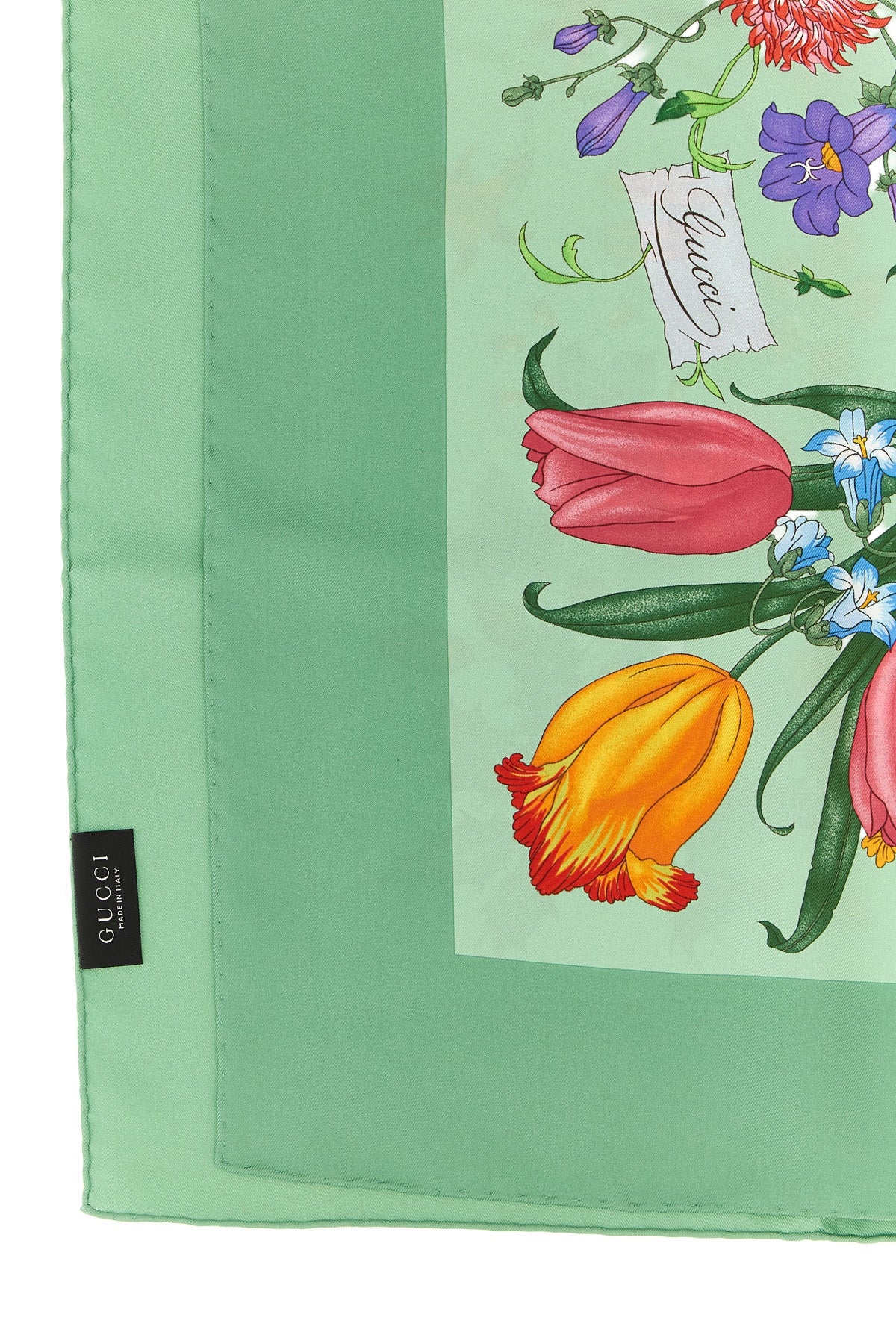gucci carré defines the excellence of accessories through a pure silk twill cons