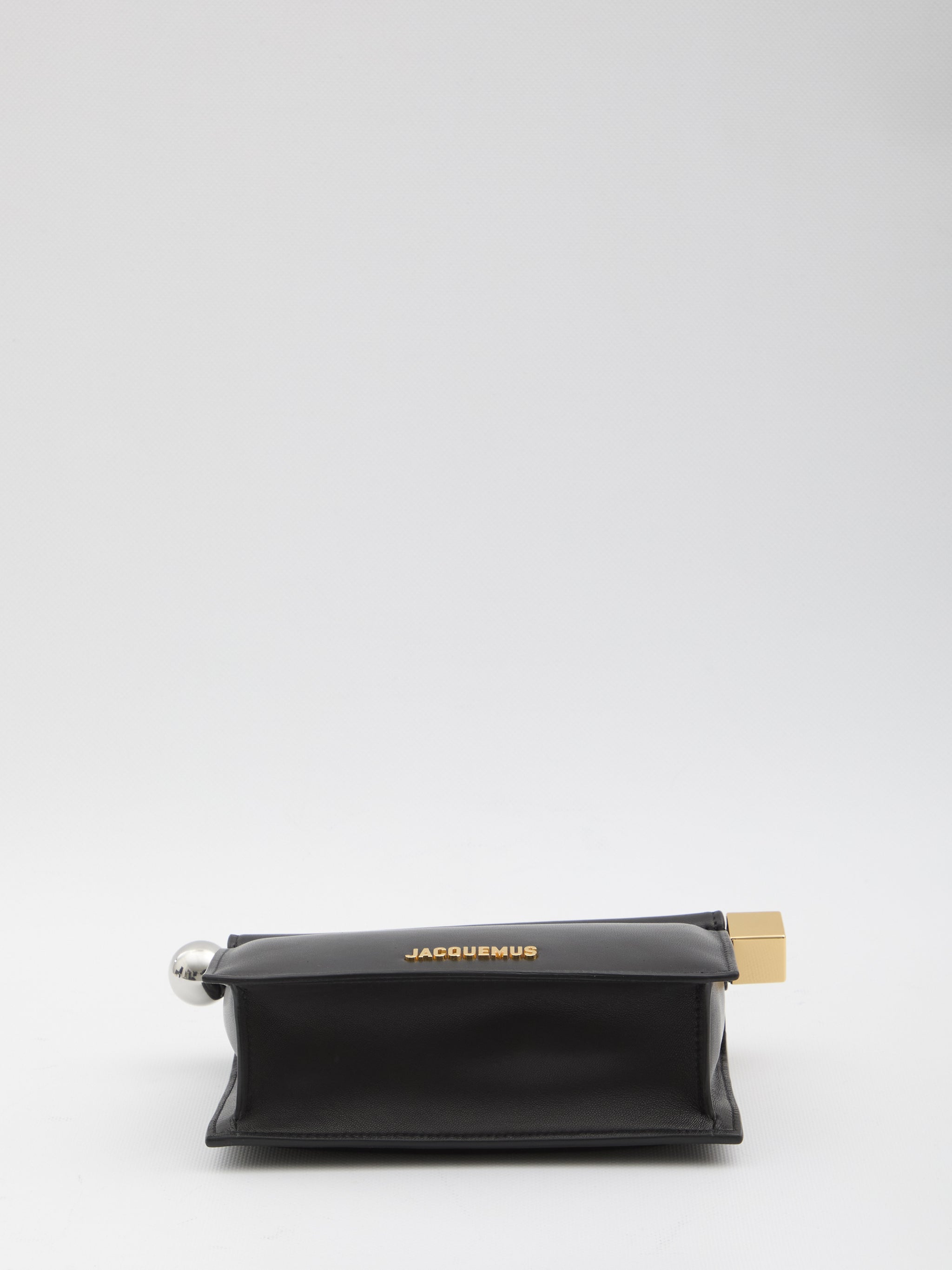 small rond carré pouch