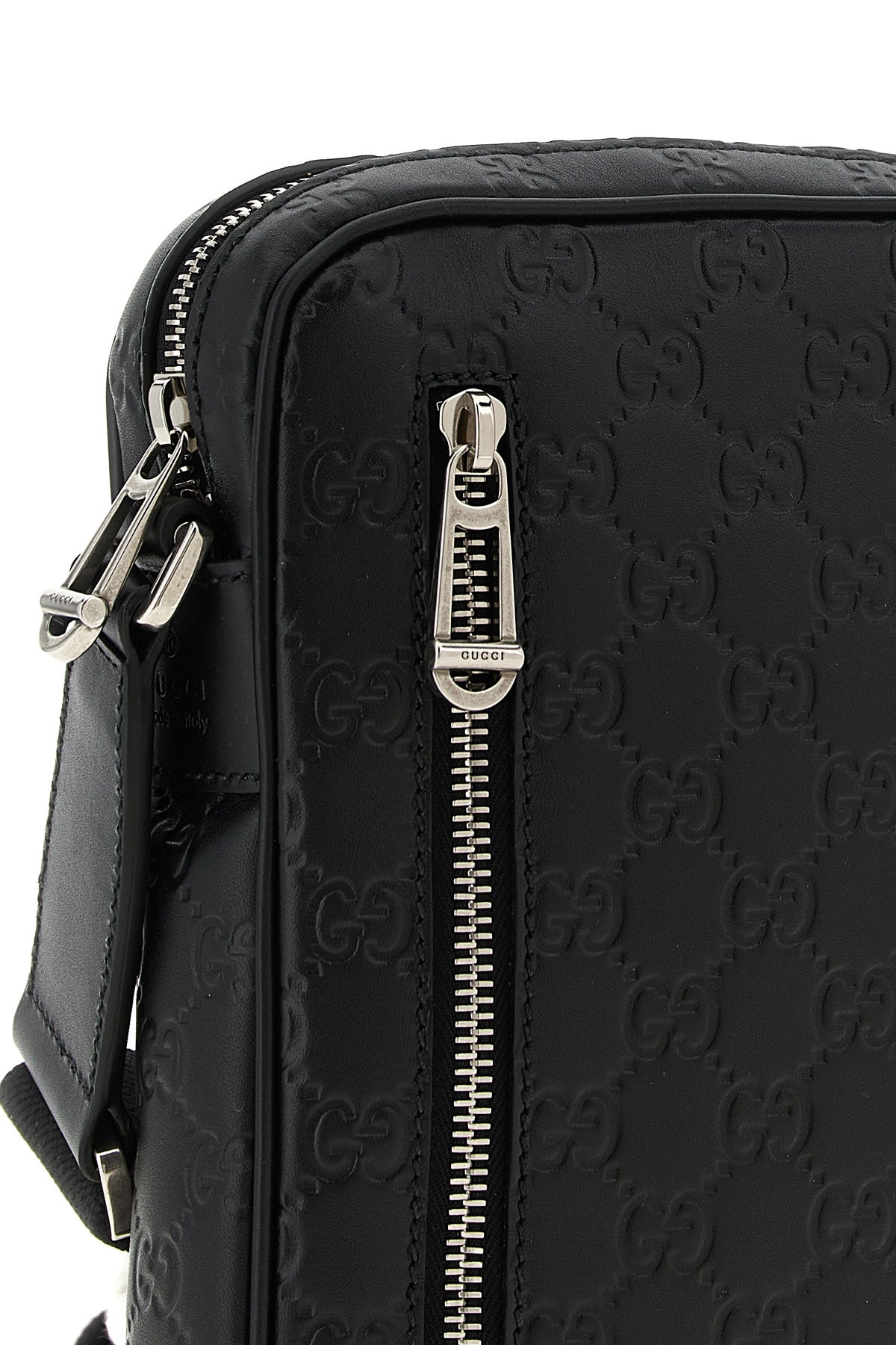 guccis gg emblem small shoulder bag