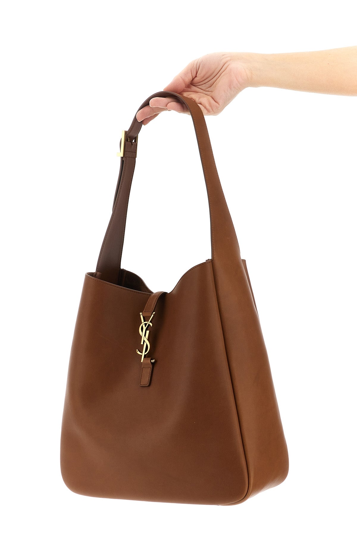 le 5 à 7 large shoulder bag in smooth leather