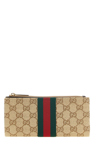the gucci long portfolio defines the excellence of accessories through an unmist