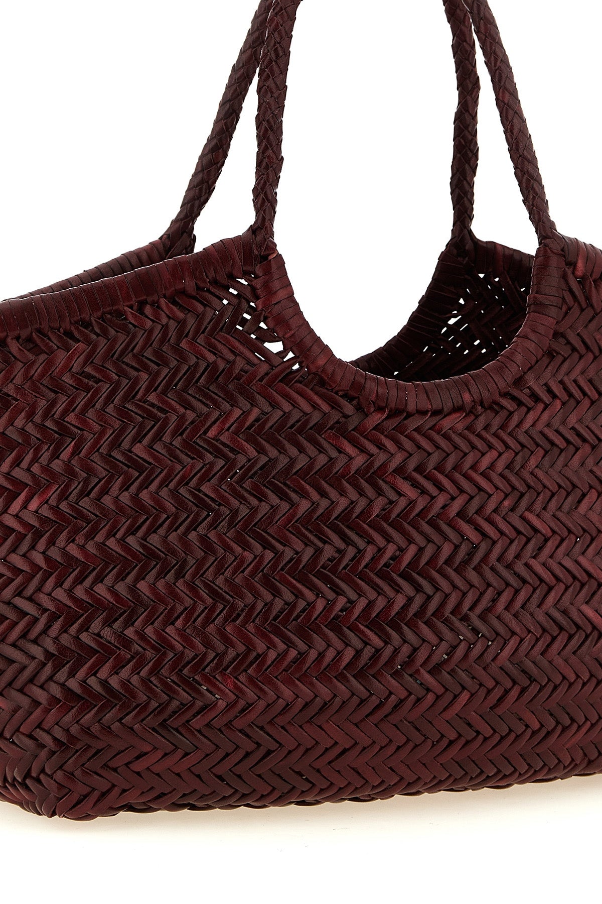 the dragon diffusion shoulder bag model nantucket basket big stands out for its