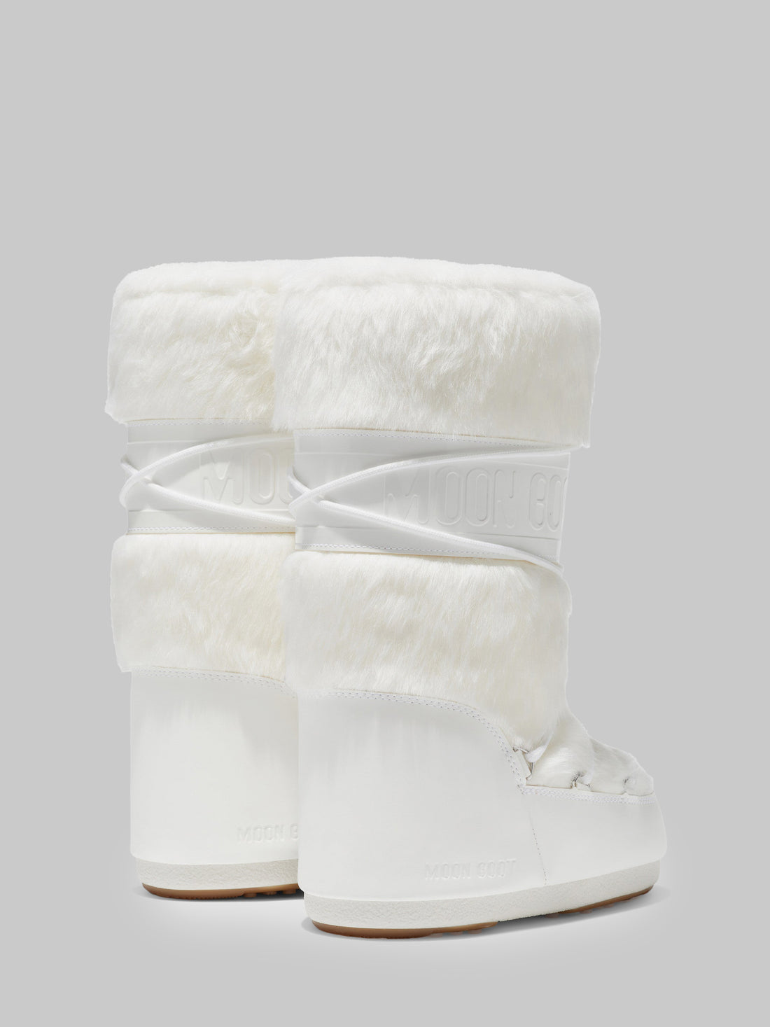 MOON BOOT 35-38 white icon boot in faux fur.
