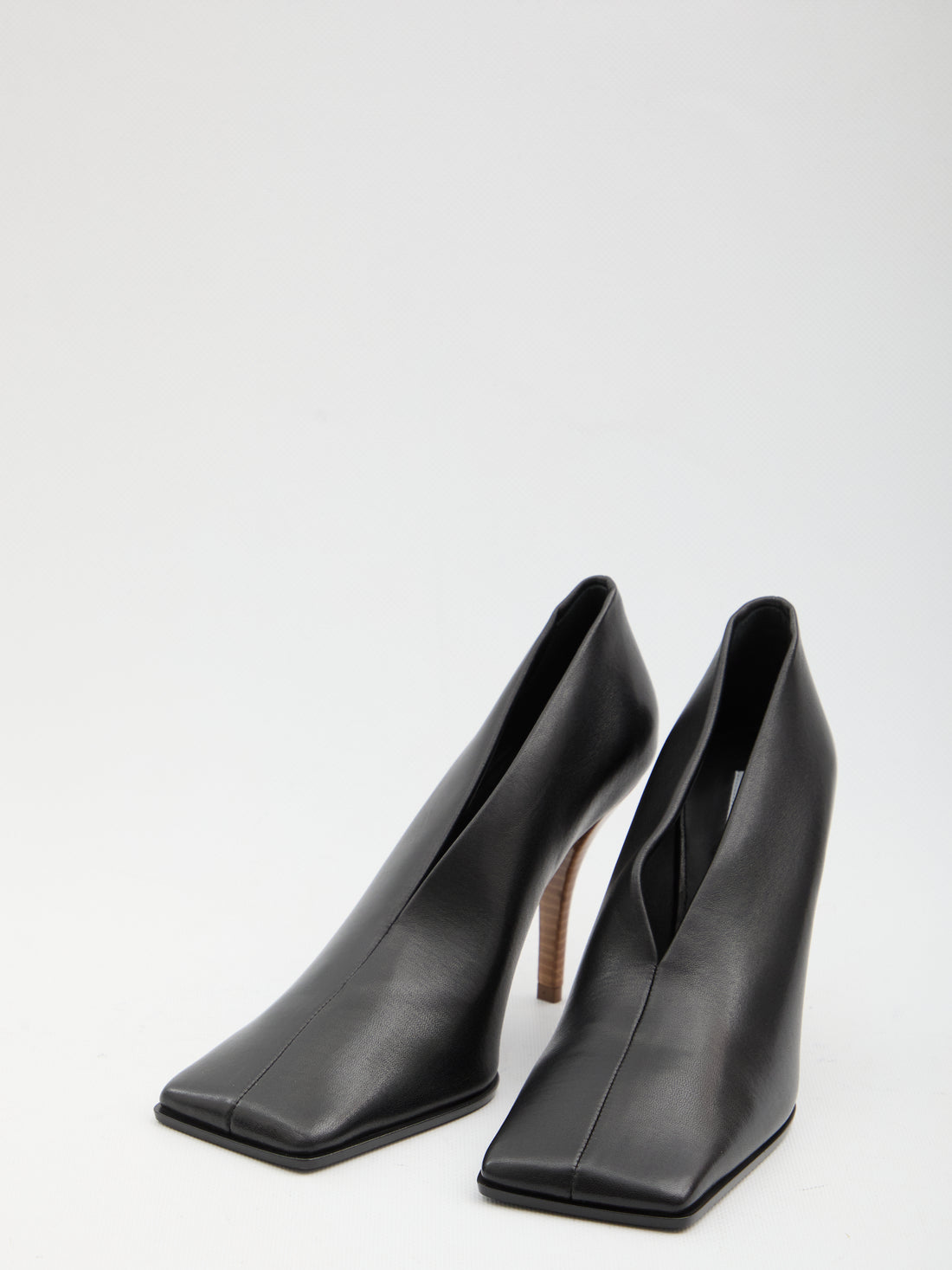 ALAIA 36 soft square pumps