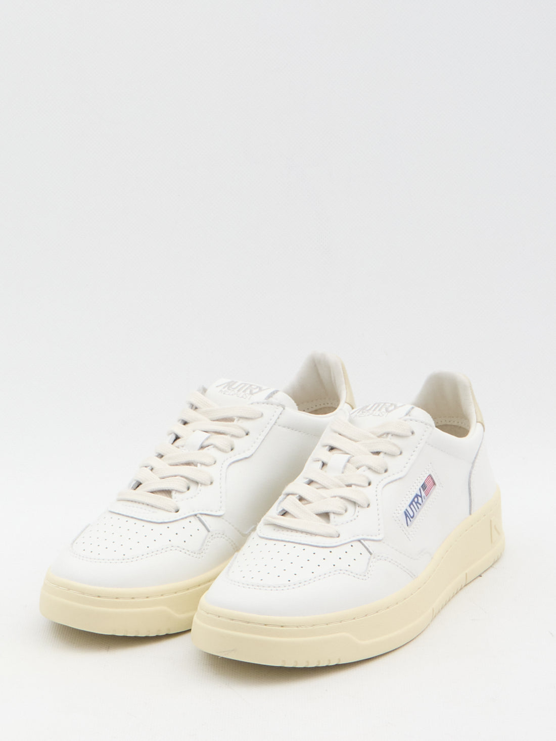 AUTRY 36 medalist low sneakers 