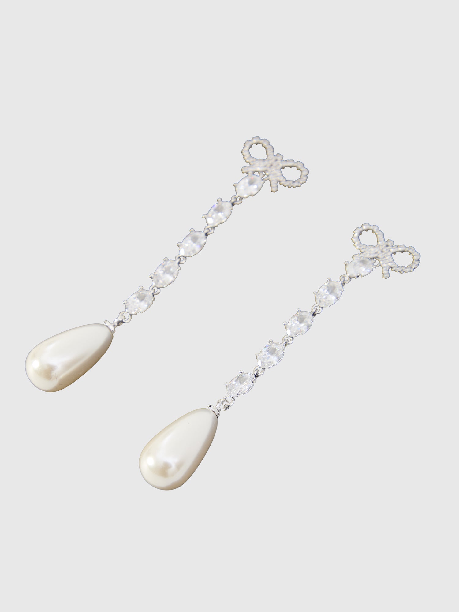 SELF PORTRAIT OS bow pearl droplet earrings