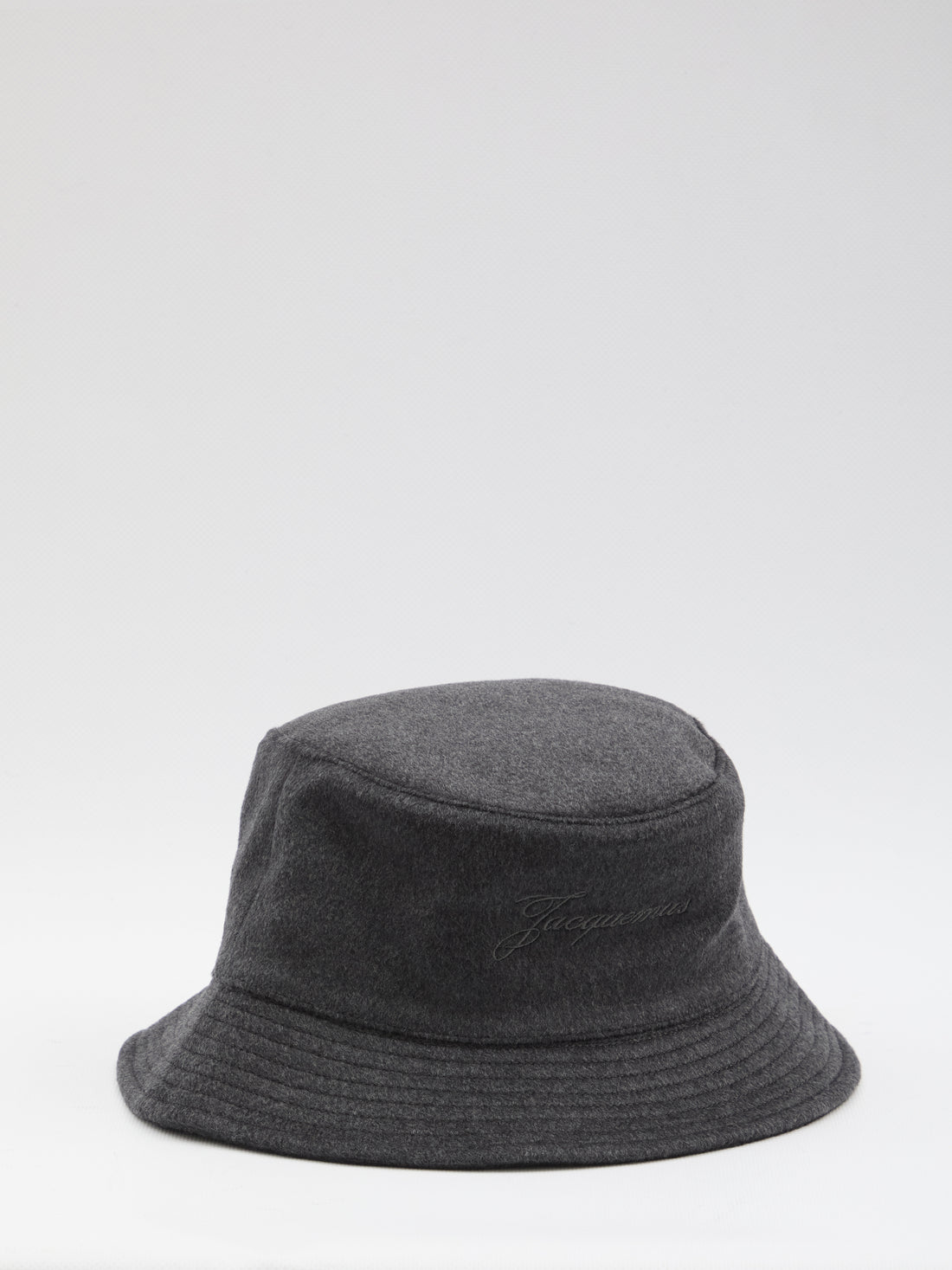 JACQUEMUS 58 le bob bucket hat 