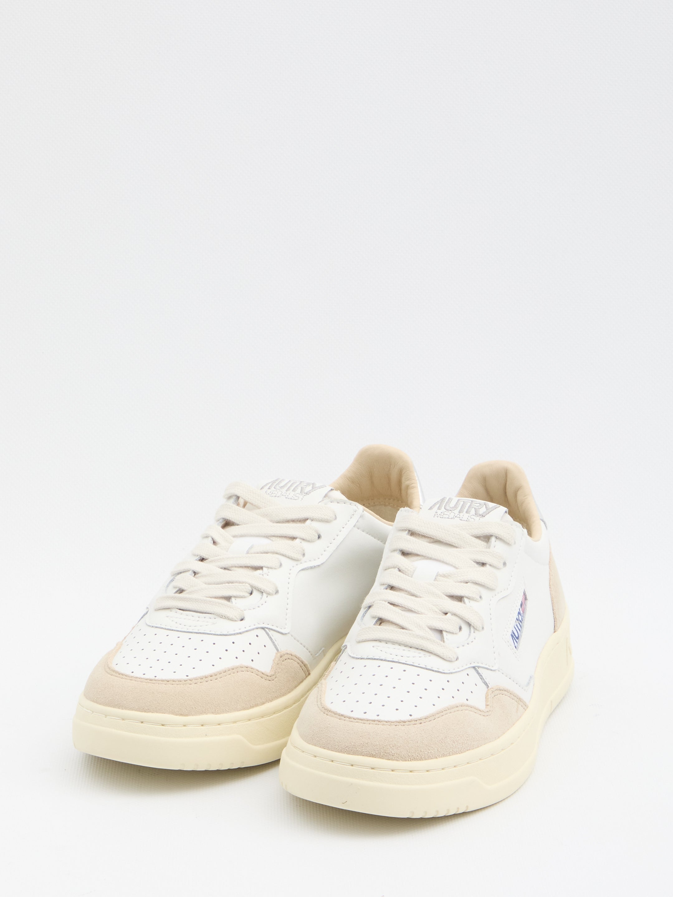 AUTRY 37 medalist low sneakers 