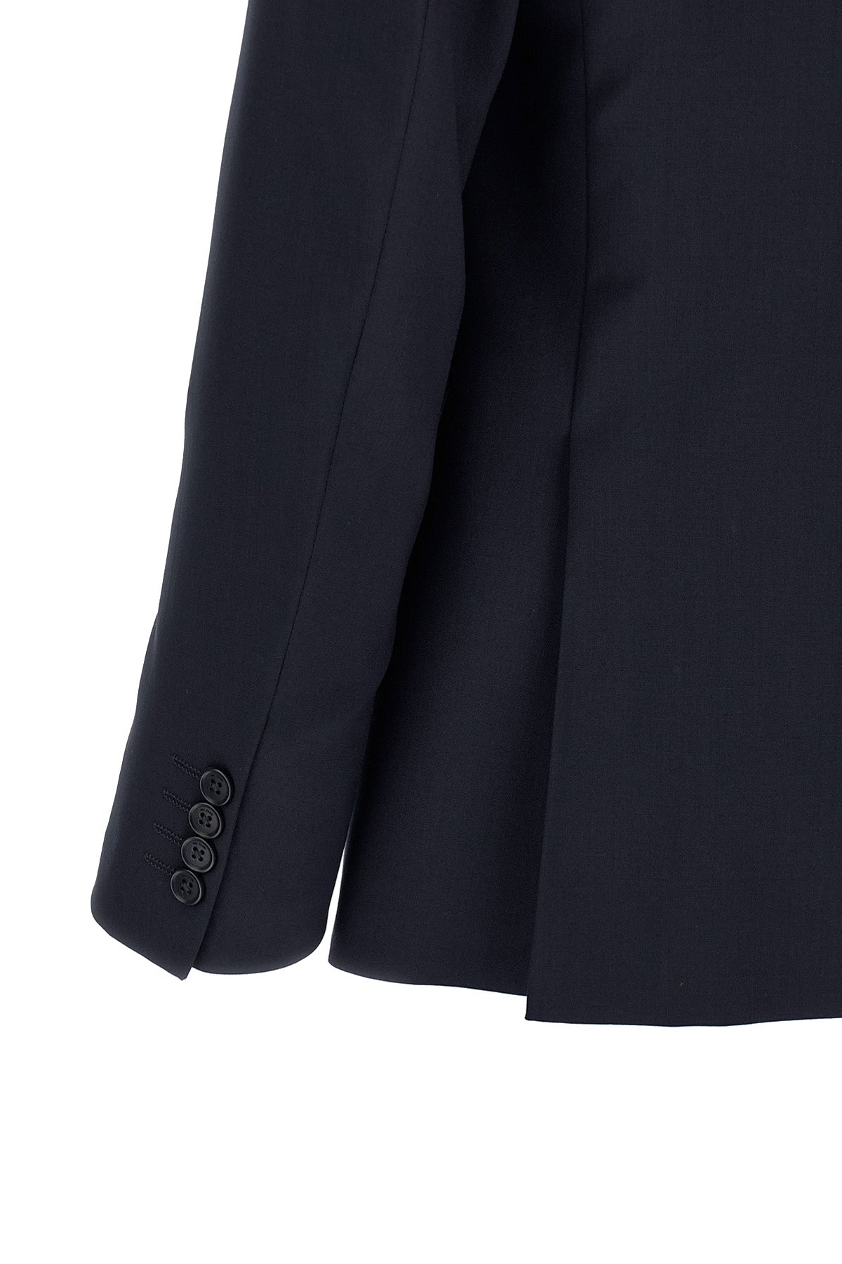 the pal zileri pure wool suit defines the codes of contemporary tailoring throug
