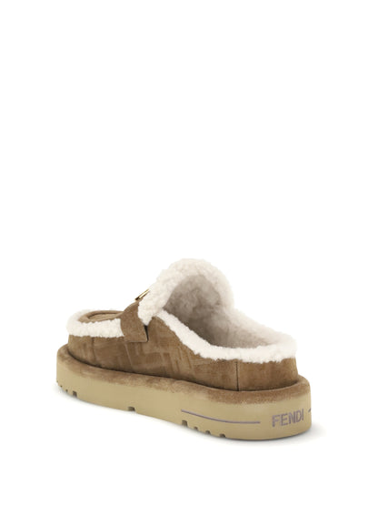 FENDI 36 après chic sheepskin mules