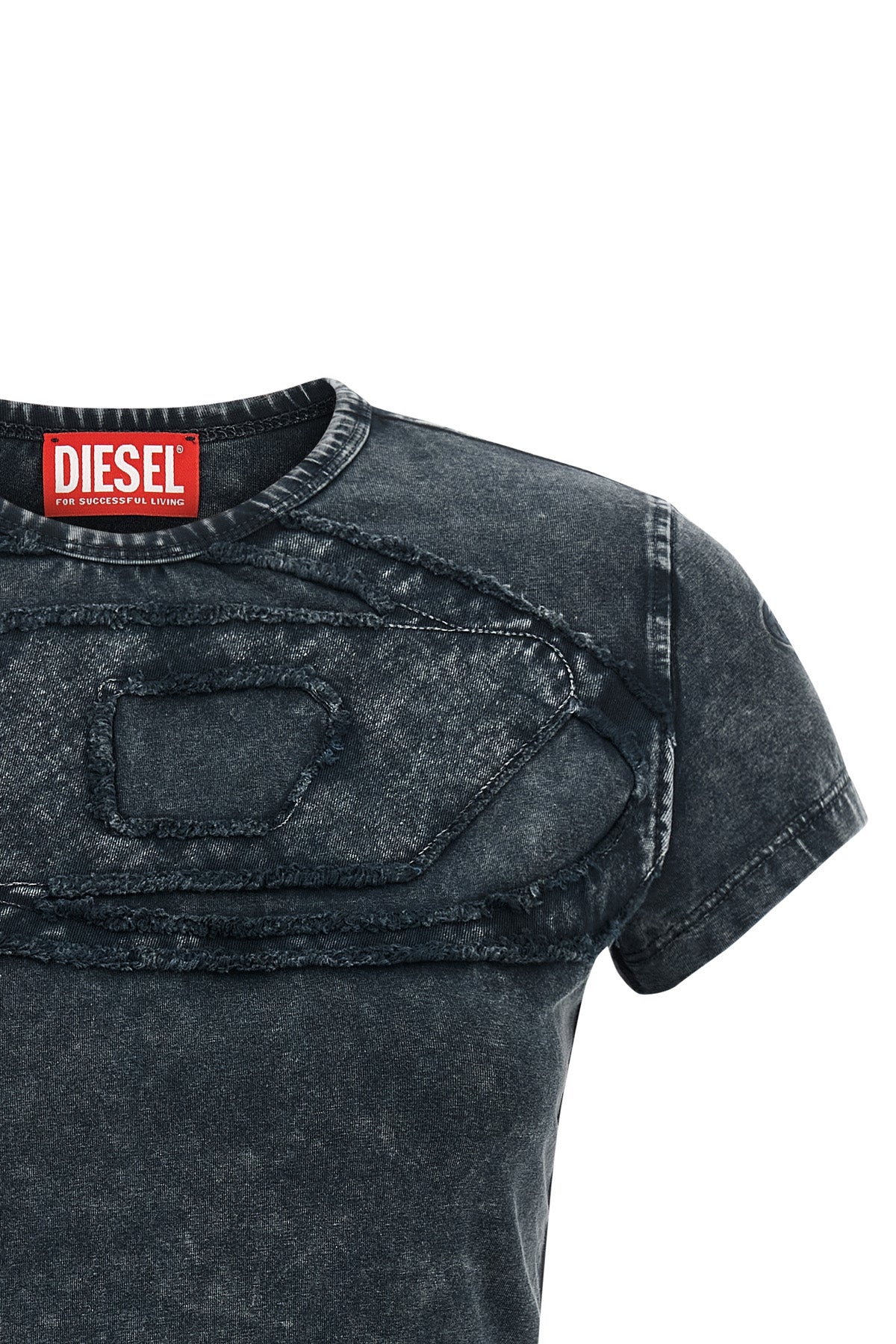 the diesel t-mely-cup t-shirt redefines the codes of casual dress through bold