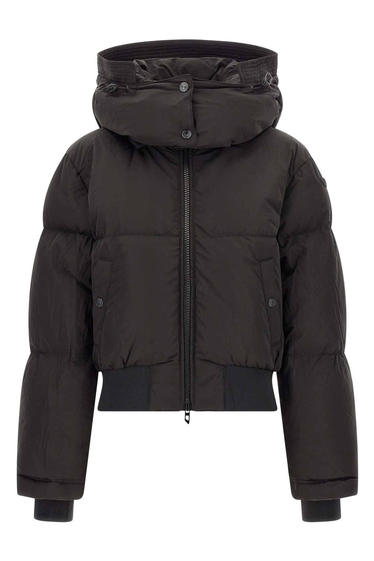 the w-peyt-short-new-wd diesel down jacket redefines the volumes of the winter