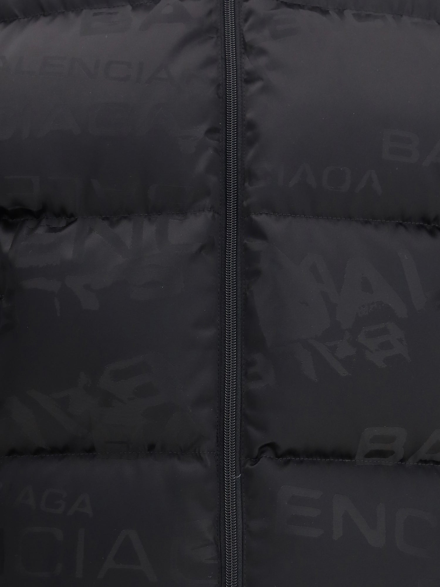 BALENCIAGA L cropped puffer jacket with logo motif 