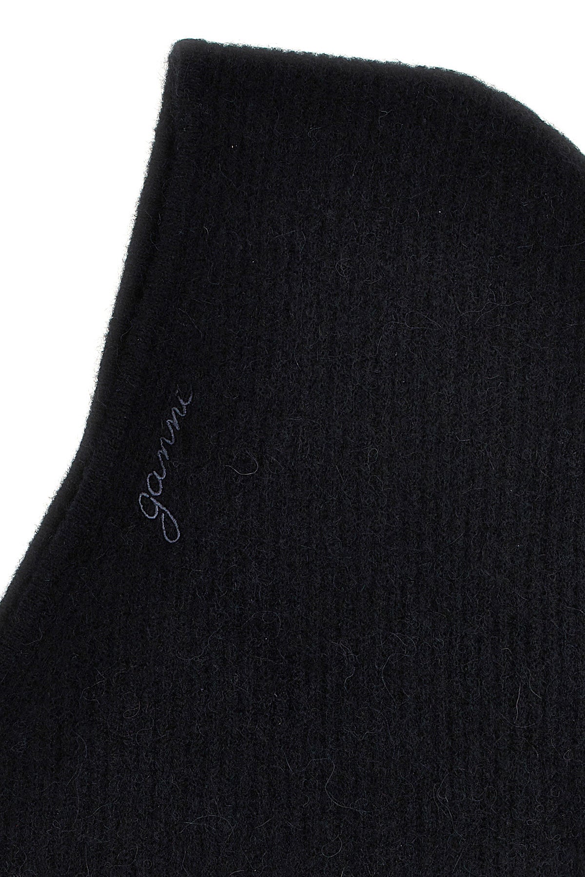 alpaca blend hood to tie around the neck
