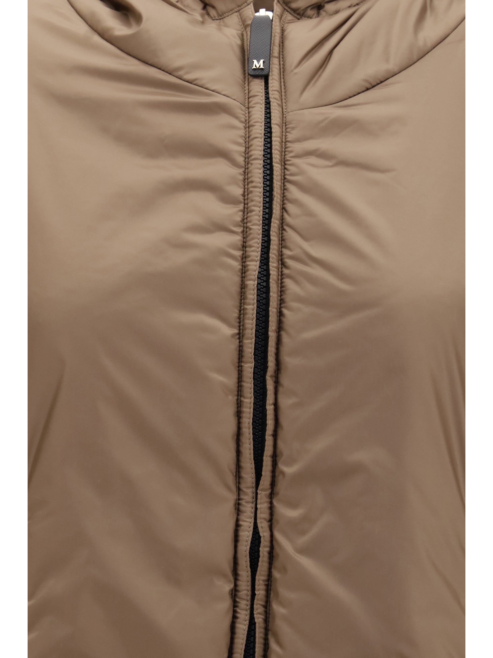 hooded padded vest in water repellent canvas