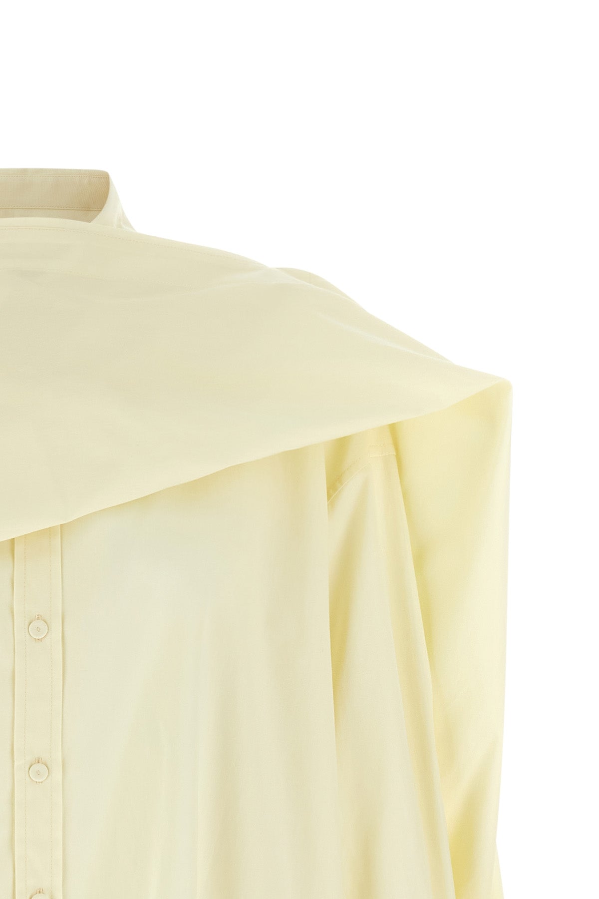 the armarium cecilia shirt redefines the codes of classic tailoring through a