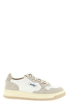 the autry medalist low sneakers anchor their design to a precise tennis aesthe