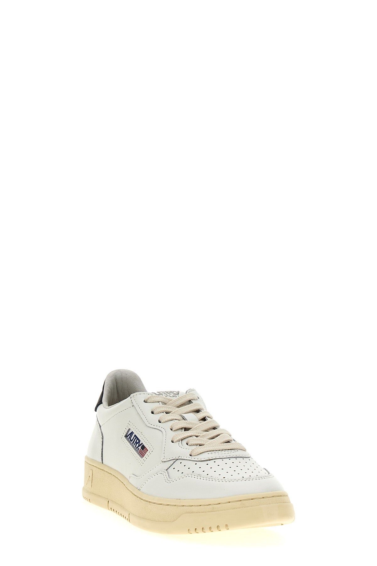 leather medalist sneaker