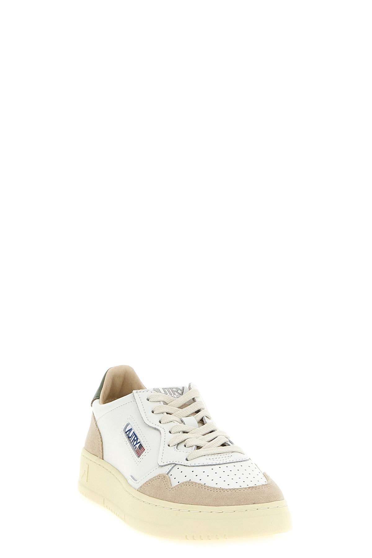 the autry medalist low sneakers present a refined interpretation of the classi