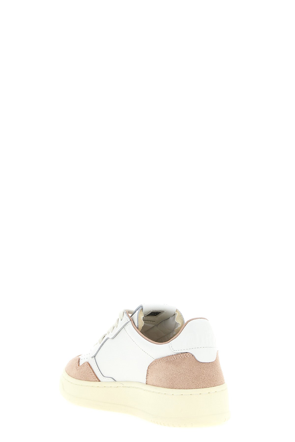 the autry medalist low sneakers feature a structured low-top silhouette made o