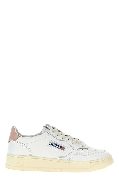 leather medalist low sneaker